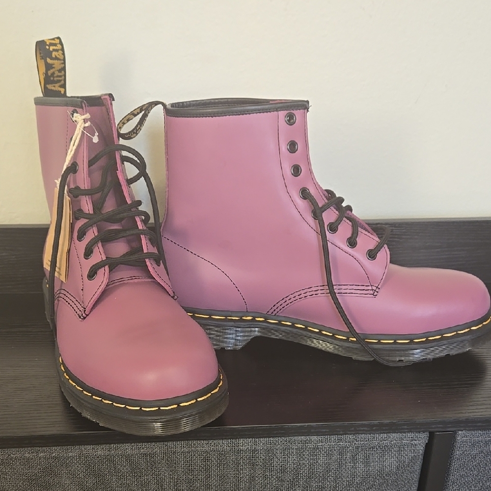 Dr. Martens 1460 Smooth Leather Lace Up Boots – Muted Purple